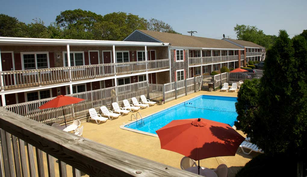 Cape Cod Family Hotel with Swimming Pool