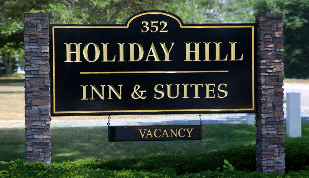Holiday Hill Inn Sign
